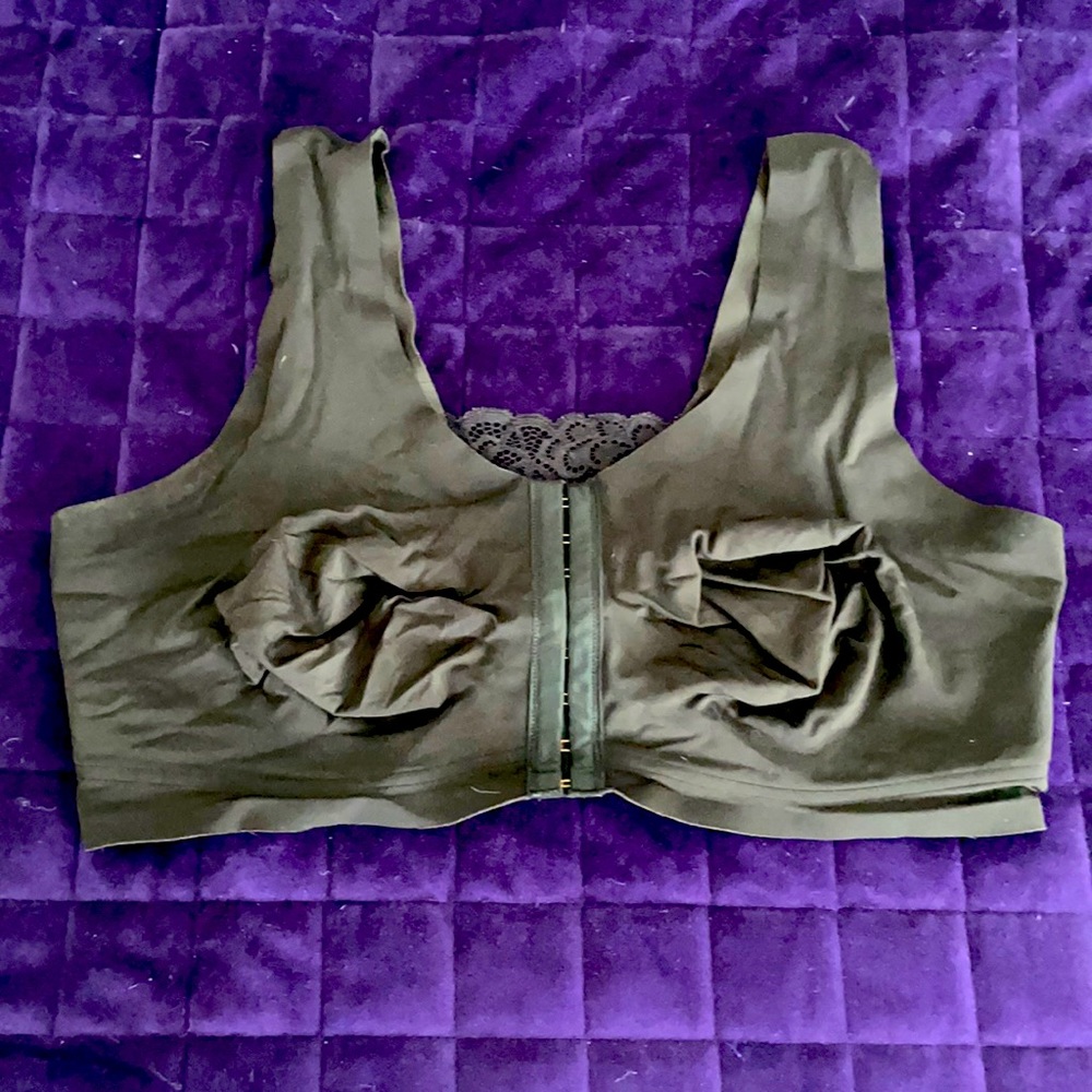 True & Co seamless front hook bra - XL